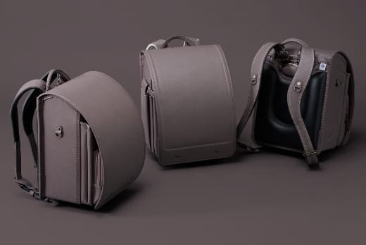 グレイッシュブラウン