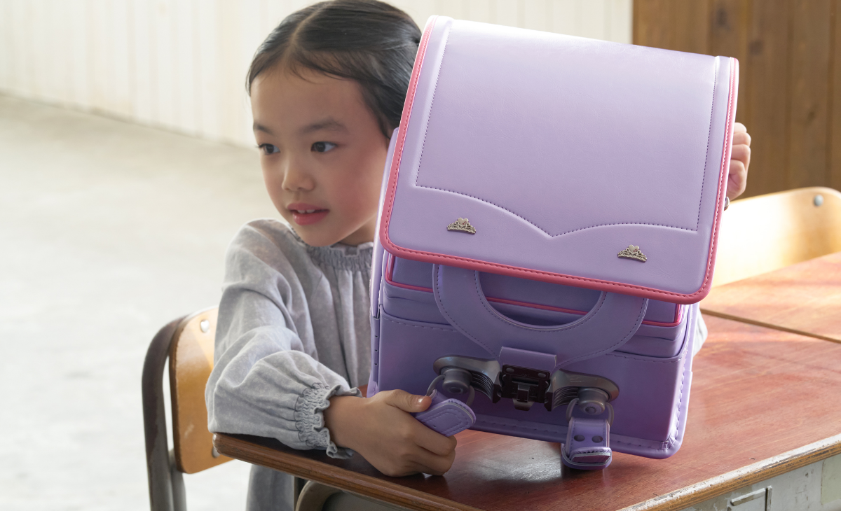 身長が低めのお子さまも背負いやすいランドセルの選び方