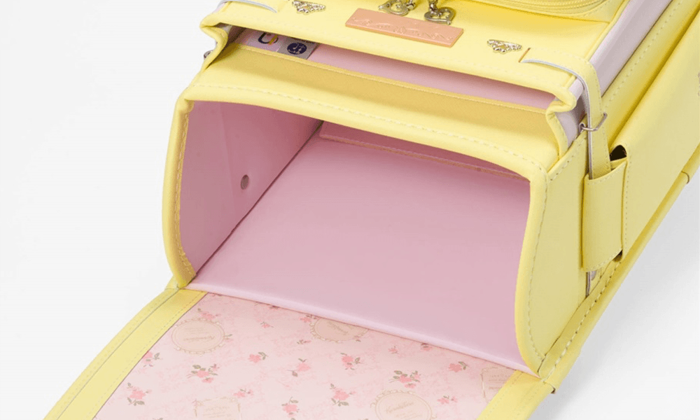 教科書やタブレットを入れやすい収納力も大切です