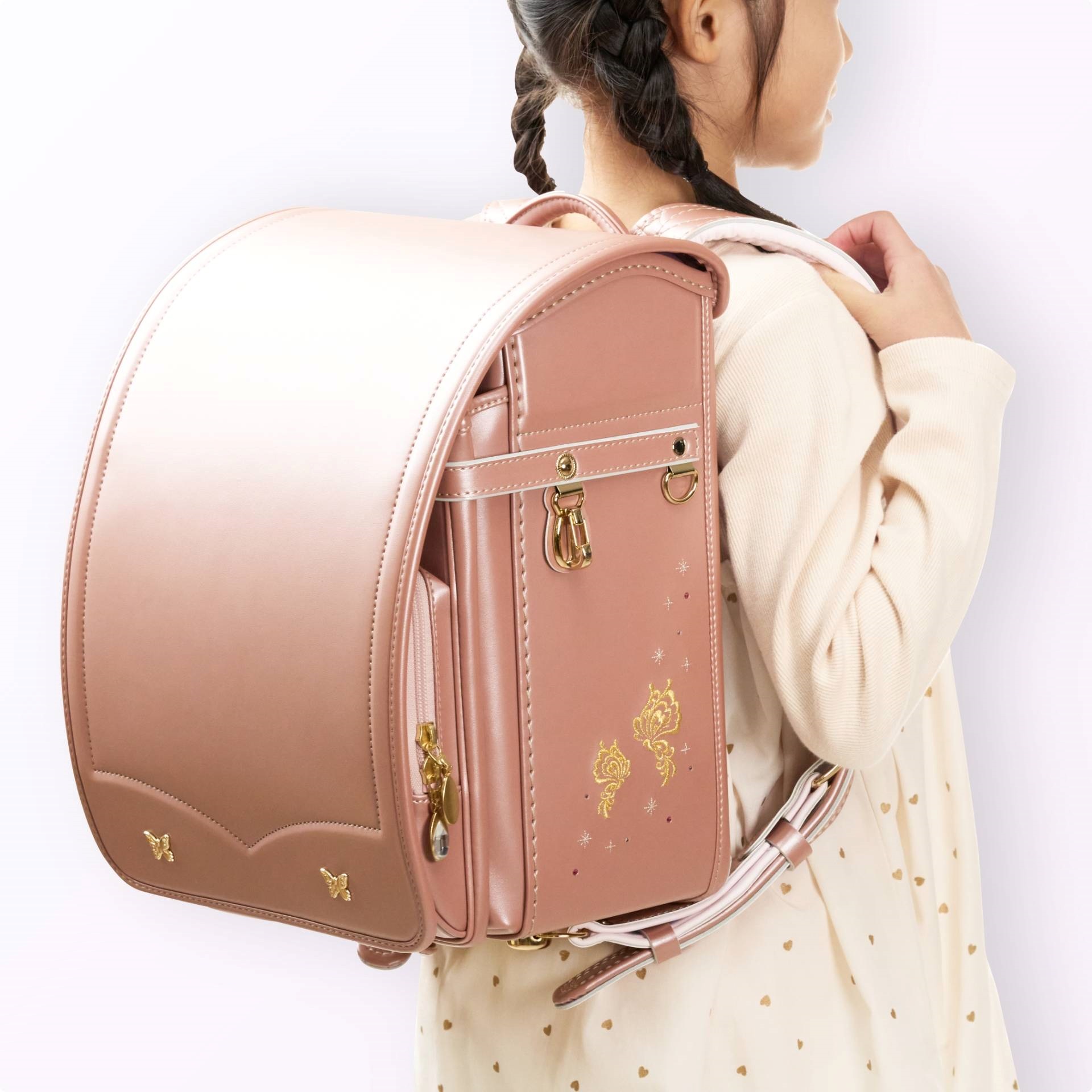 萬勇鞄ランドセル 軽くて、お手入れも簡単。毎日に寄り添う人工皮革の魅力とは