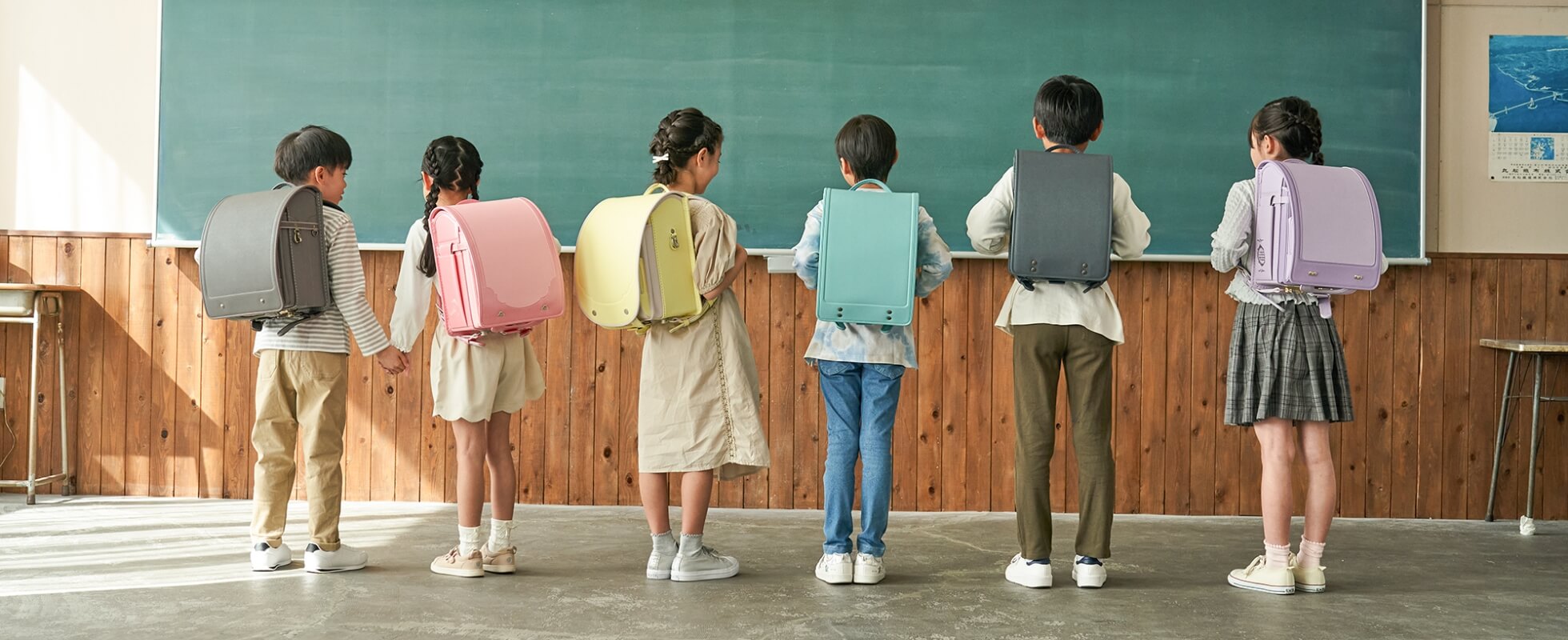 萬勇鞄ランドセルの最新カタログ