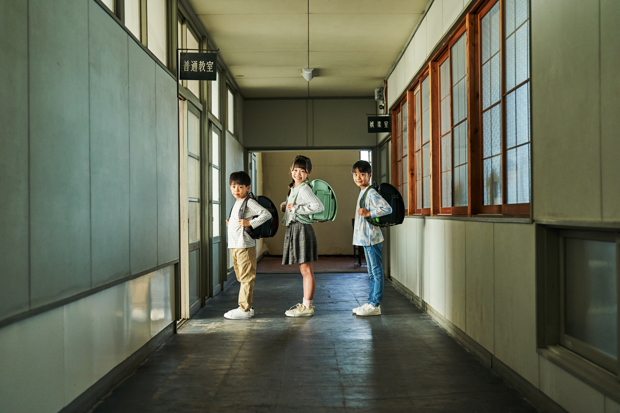小学生の平均身長とランドセル選び｜小柄な子どもも背負いやすいものを選ぶには